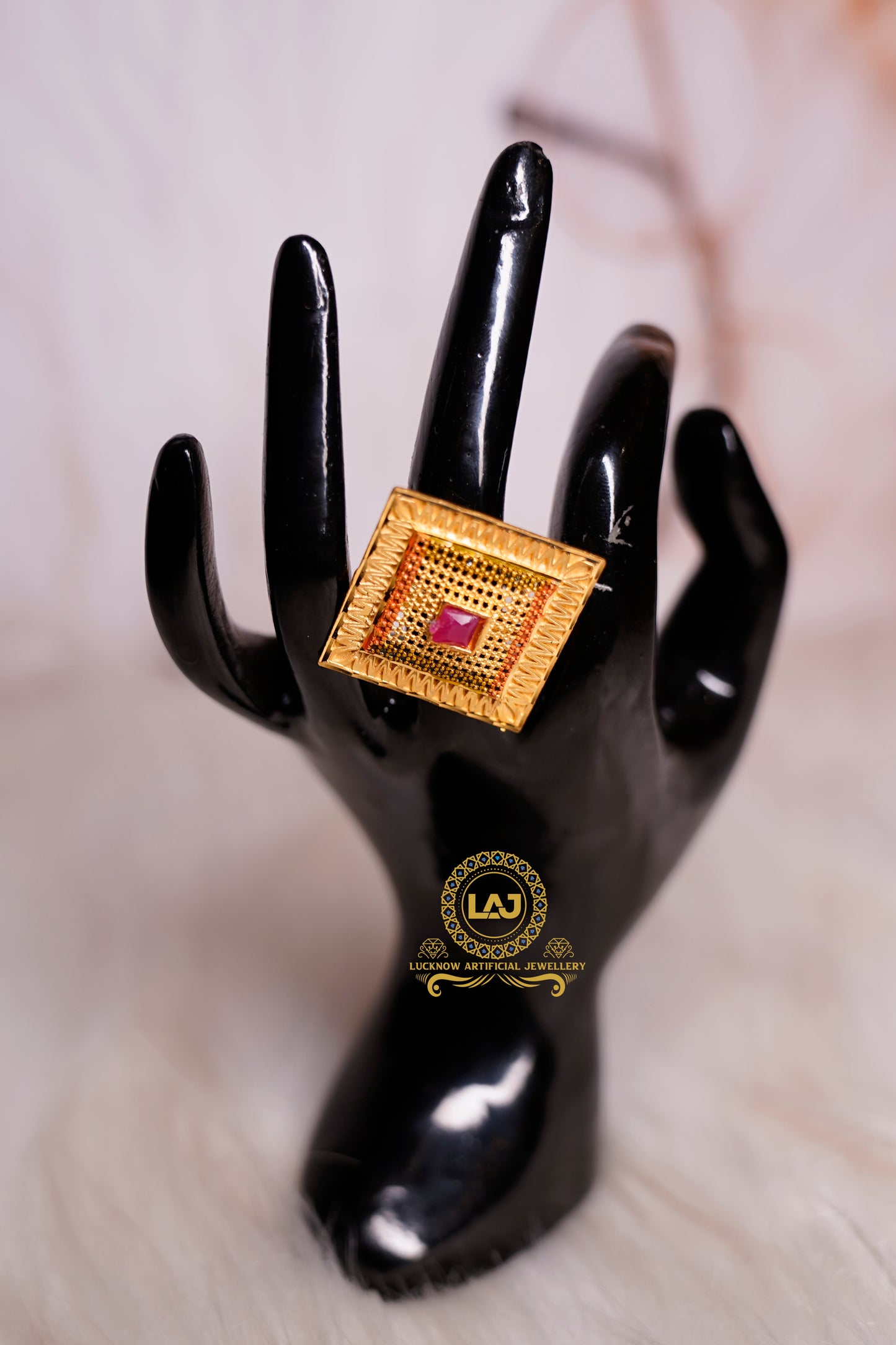 SQUARE RING - LOOK LIKE GOLD