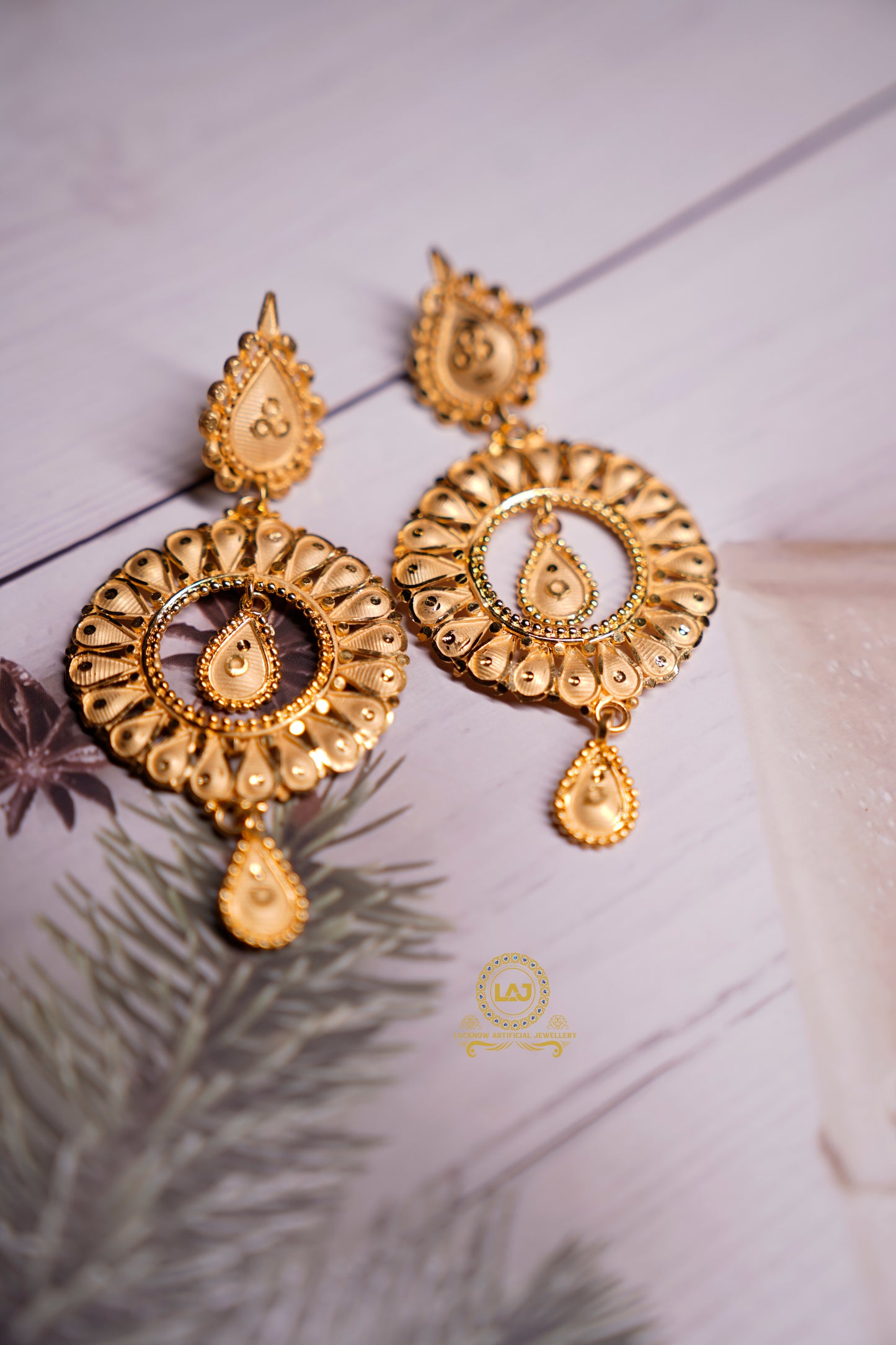 ROUND EARRINGS - LOOK LIKE GOLD
